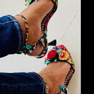 Betsy Johnson Karra Flower Women's Heels